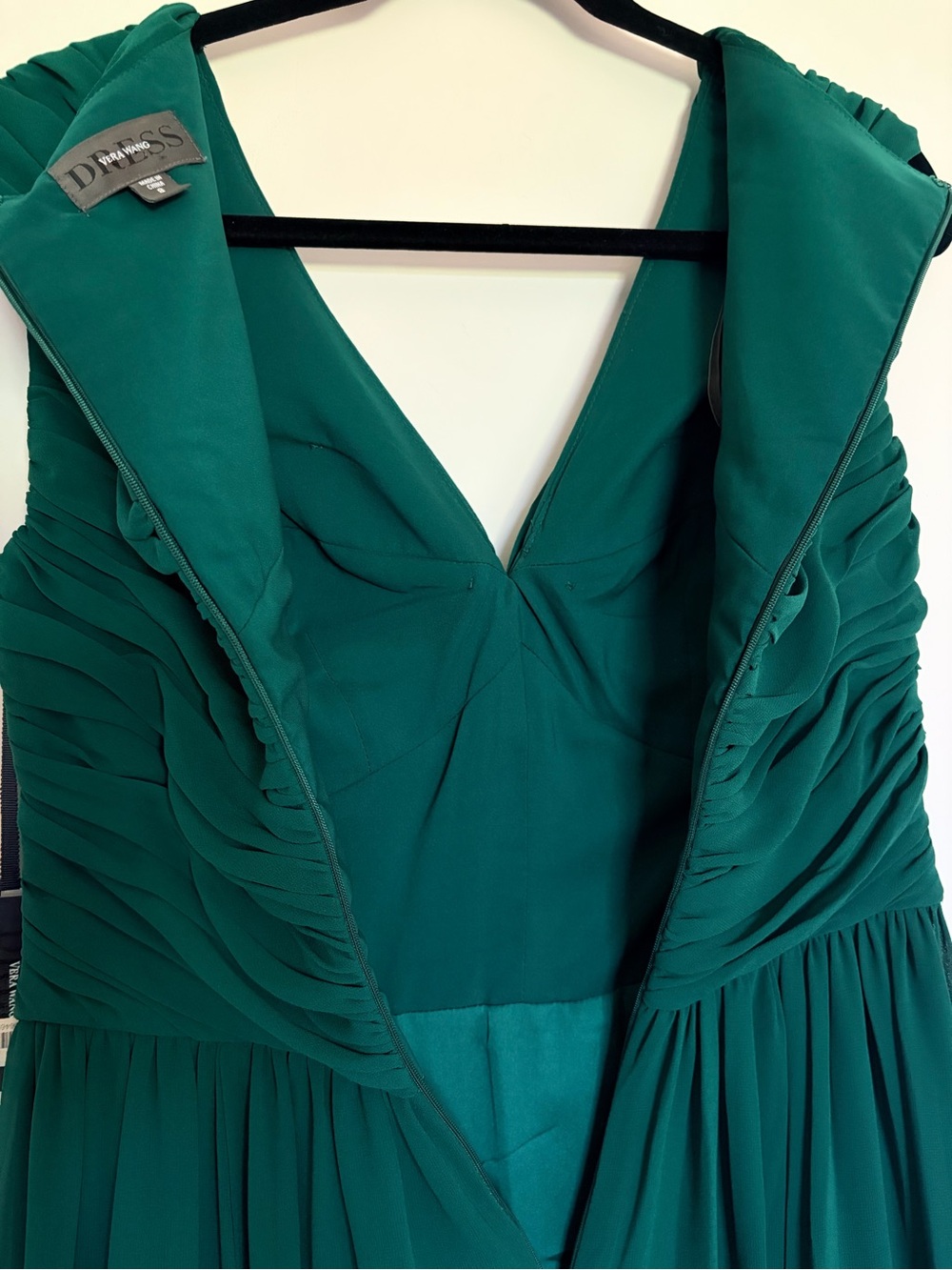 Vera Wang Emerald Green Ruched V-Neck Sleeveless Chiffon Gown NWT Dress - Picture 9 of 14